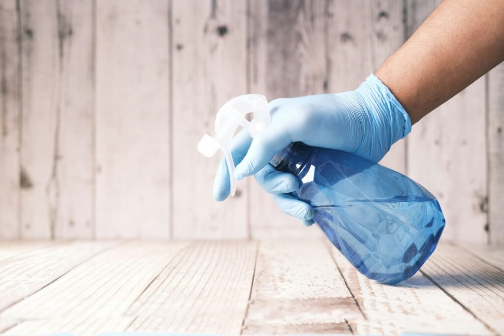 How Do You Effectively Clean The Air Conditioning Vents In A Freightliner Cascadia?