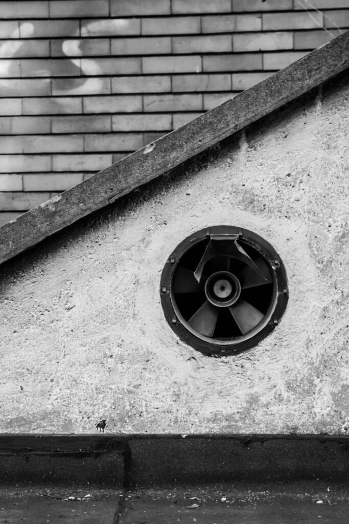 What Steps Should Be Taken To Diagnose Electrical Problems In A Cascadias A/C System?